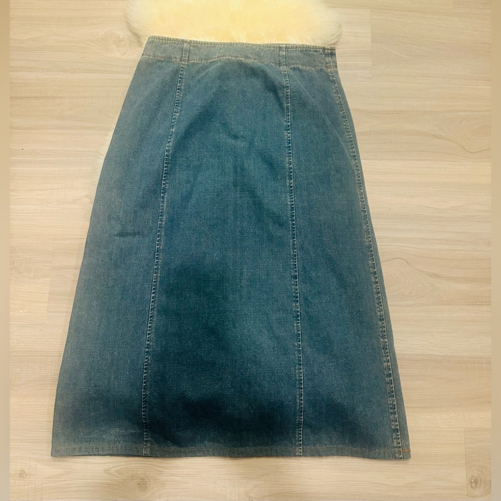 Size 12 Denim Blue Women's Skirt.  RD/RD